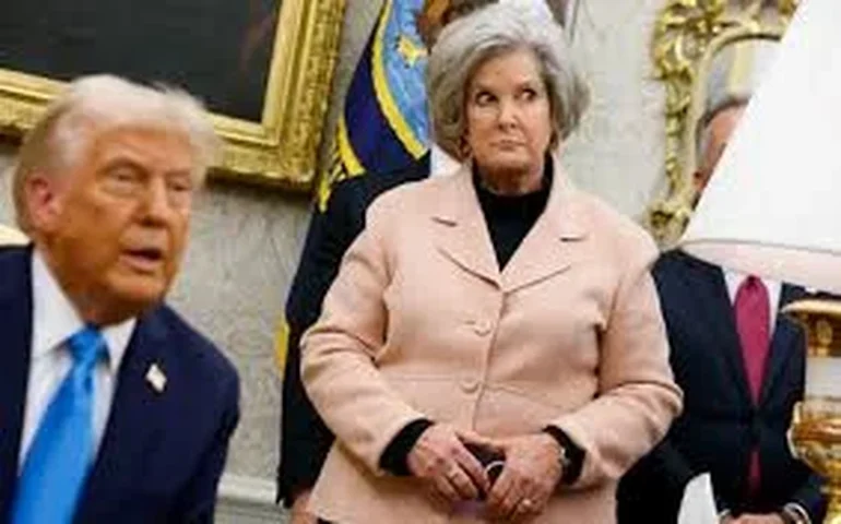 Susie Wiles, chefe de gabinete de Trump, revela diagnóstico de câncer de mama