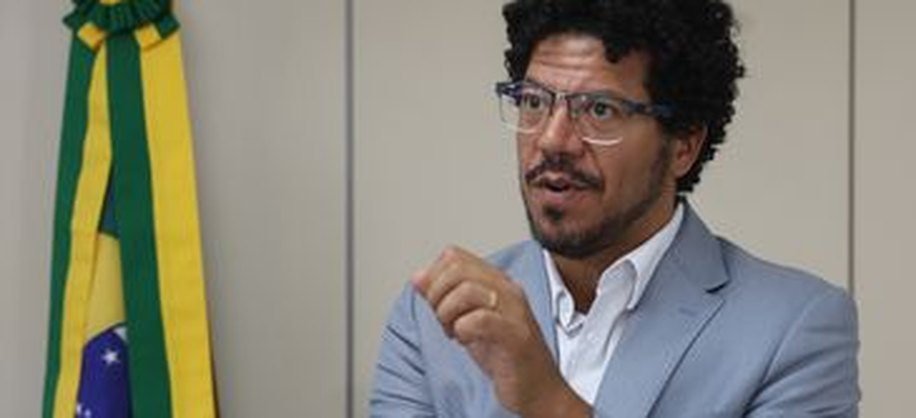 Brasília 13/11/2025 - Secretário Nacional de Assuntos Legislativos do MJSP, Marivaldo Pereira, durante entrevista para Agência Brasil. Foto Valter Campanato/Agência Brasil.