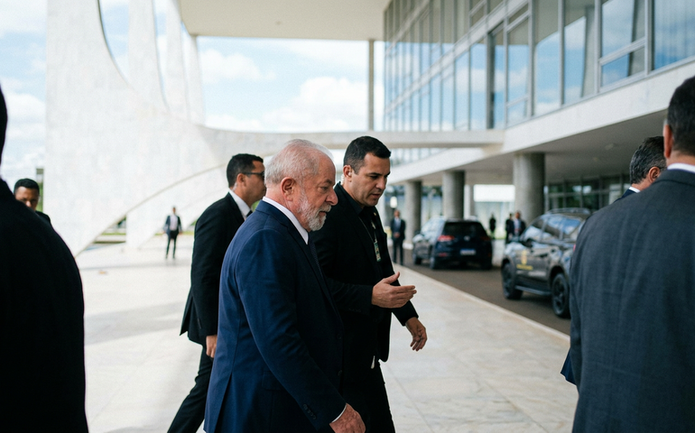 PT aciona TSE contra vídeo do PL que associa Lula a escândalos do INSS e Banco Master