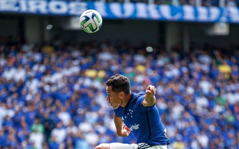 Rafael brilha e Cruzeiro empata com o Coritiba no Independência