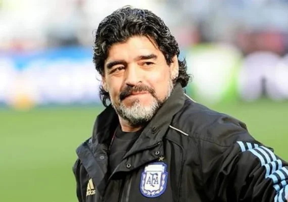 Justiça da Argentina autoriza transferência de corpo de Maradona a pedido de suas filhas