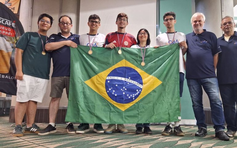 Brasileiros ganham medalhas em Olimpíada de Astronomia e Astronáutica