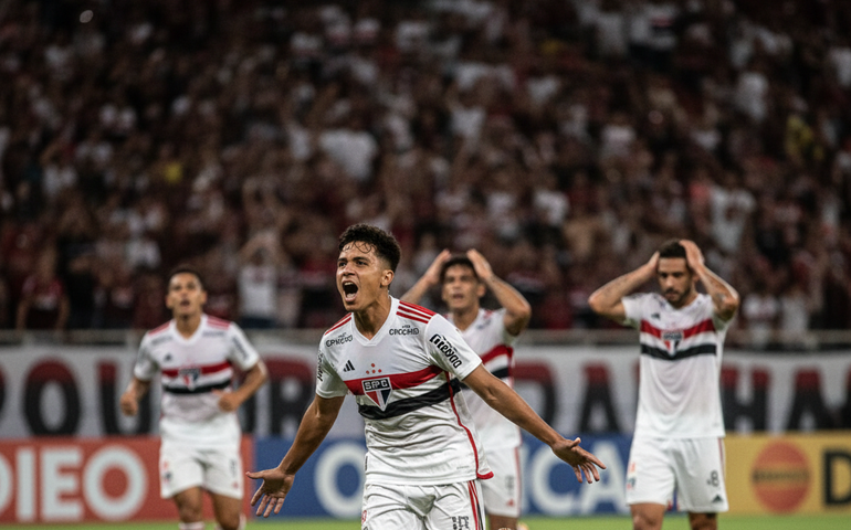 Gustavo Santana brilha, São Paulo goleia o Operário e avança às oitavas da Copinha
