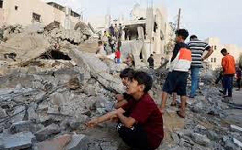 Internacional: 13 mil crianças morreram, desde outubro, em Gaza