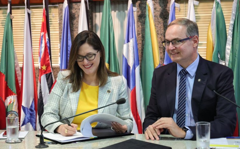 Parceria entre CFC e Ministério da Mulher vai ajudar Fundos da Criança e Idoso