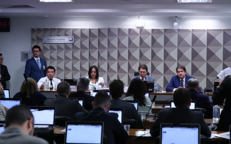 CPMI aprova convocação de hacker preso pela Polícia Federal