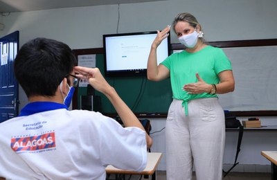 Com 185 alunos surdos ou com dificuldades auditivas, Seduc reforça compromisso com a inclusão social
