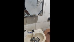 Após brigar com esposa, jovem tenta engolir cacos de vidro e quebra móveis