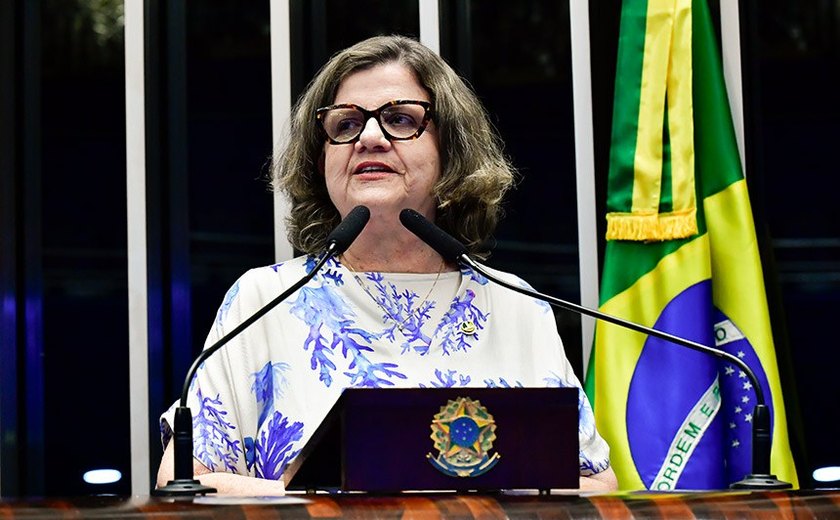 Teresa Leitão presta homenagem ao artista pernambucano J. Borges