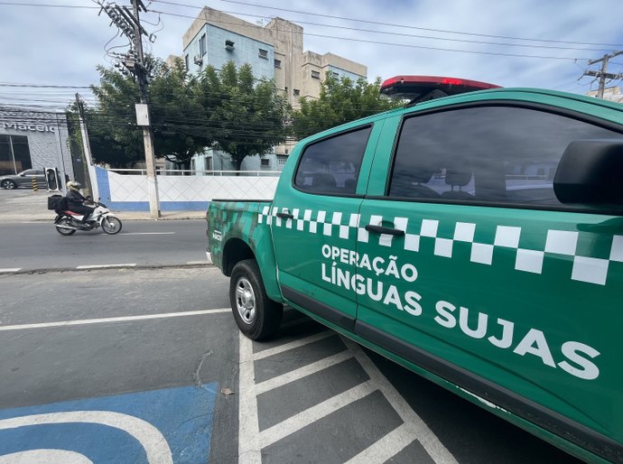 Lava-jato é autuado por despejo irregular de efluentes na Avenida Gustavo Paiva