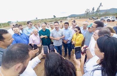 Júlio Cezar e Paulo Dantas visitam duplicação da BR-316 que liga Palmeira a Arapiraca