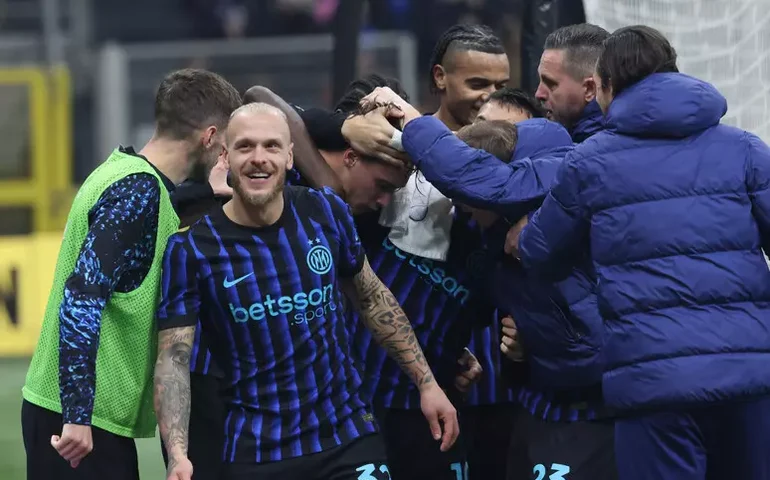 Após tropeço do Napoli, Inter vence Lecce e dispara na liderança