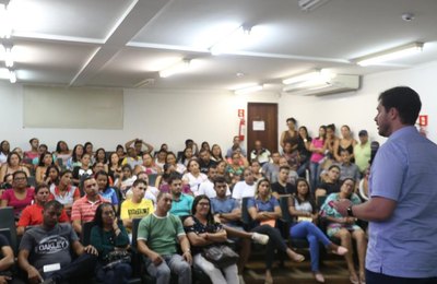 Prefeito Cacau anuncia reajuste do piso e pagamento de incentivos aos Agentes Comunitários de Saúde e de Endemias