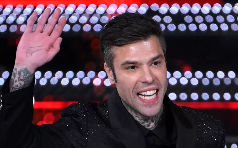 Fedez lança novo livro e revela como 'estoicismo' o ajudou