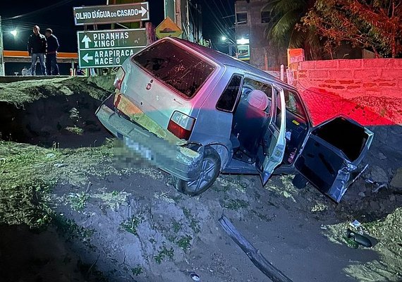 Motorista embriagado é resgatado após cair em ribanceira em Alagoas