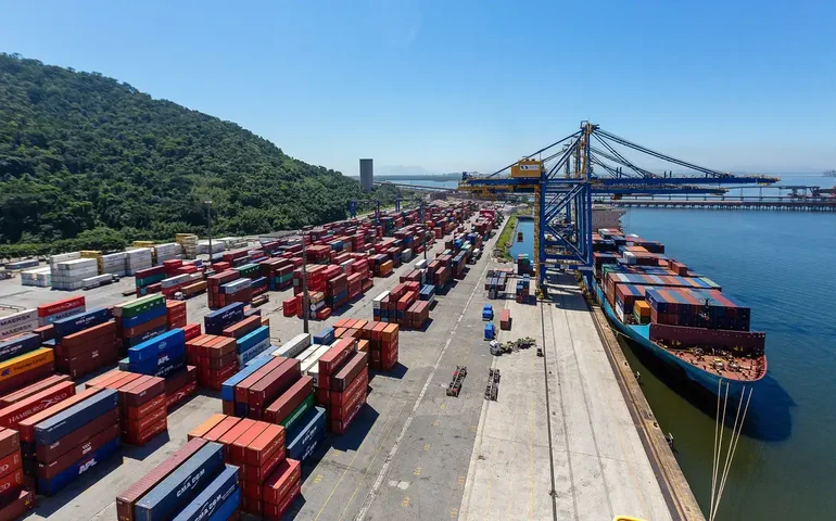 Exportações na América Latina e Caribe vão subir 4% em 2024, projeta Cepal