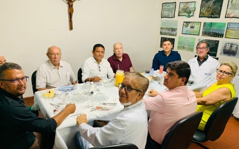 Hospital Santa Rita recebe prefeito e secretários de Palmeira dos Índios