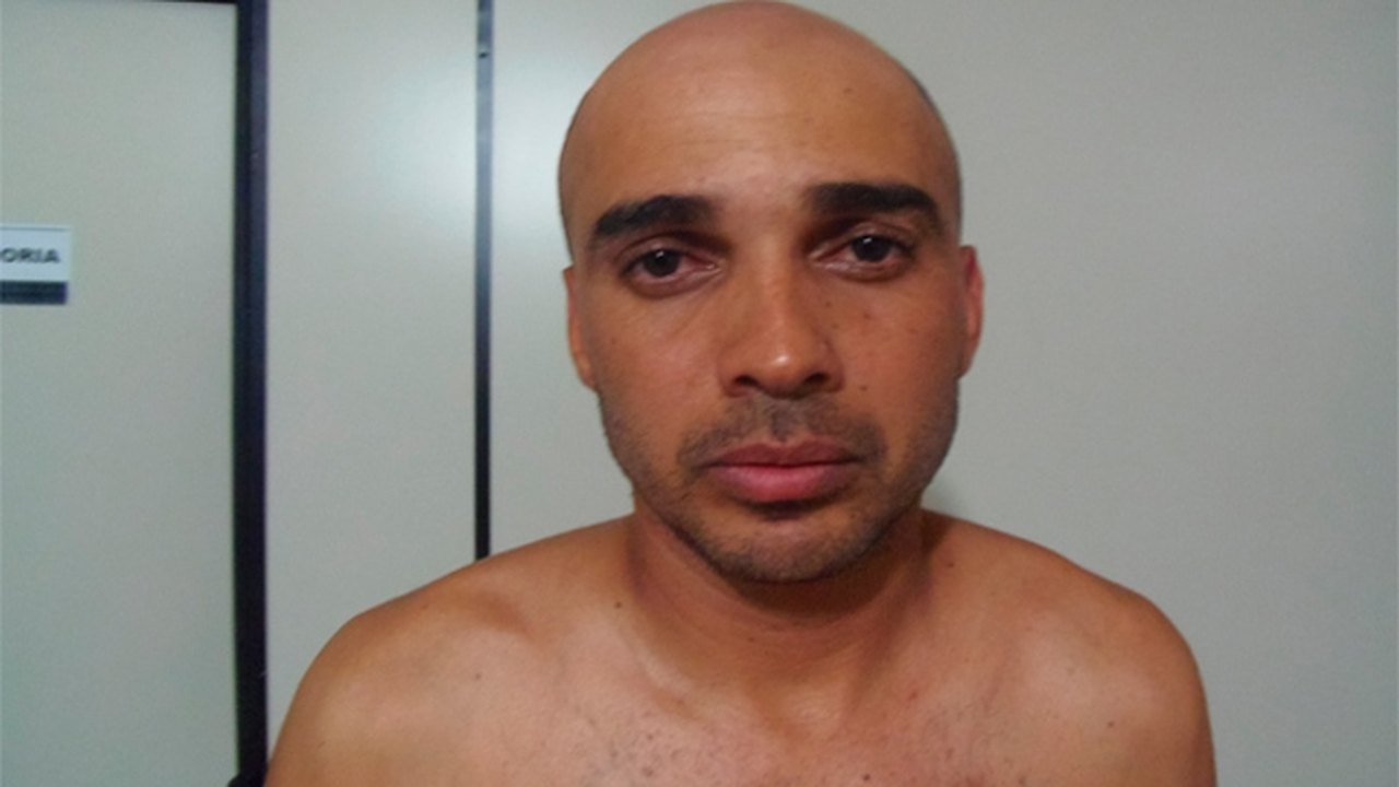 Homem é detido com uma pistola em um condomínio de luxo