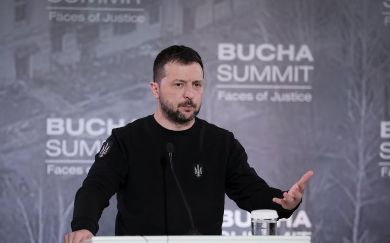 Zelenski critica presidência russa em Conselho e relembra um ano do massacre em Bucha