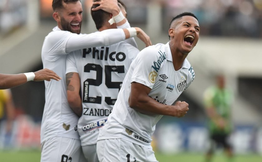 Santos passeia na Vila, goleia o América-MG e vira líder do Brasileiro