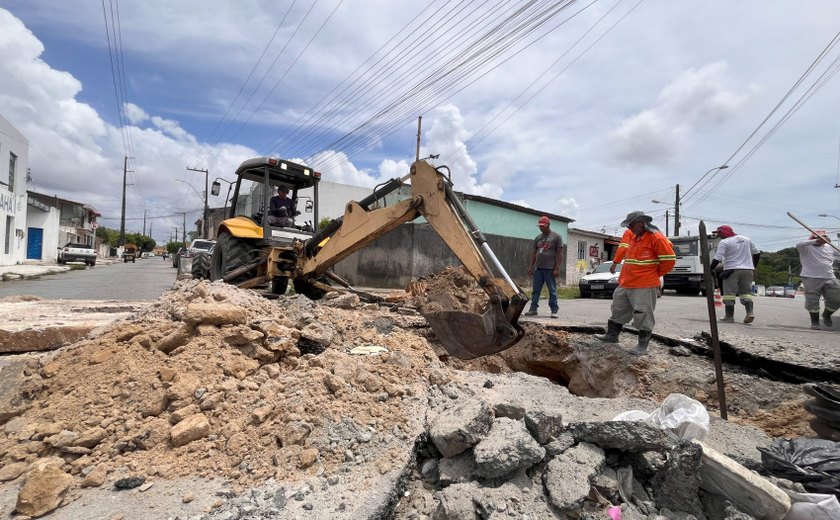 Infraestrutura interdita cruzamento no Pinheiro para recuperação de galeria