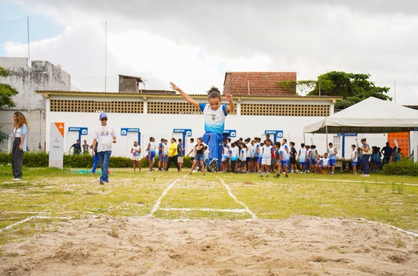 Gigantão Vila Olímpica recebe torneio de atletismo escolar