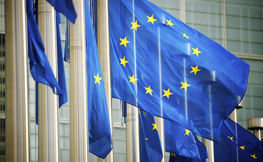 UE anuncia que liberará viagens para alguns países a partir de 1º de julho