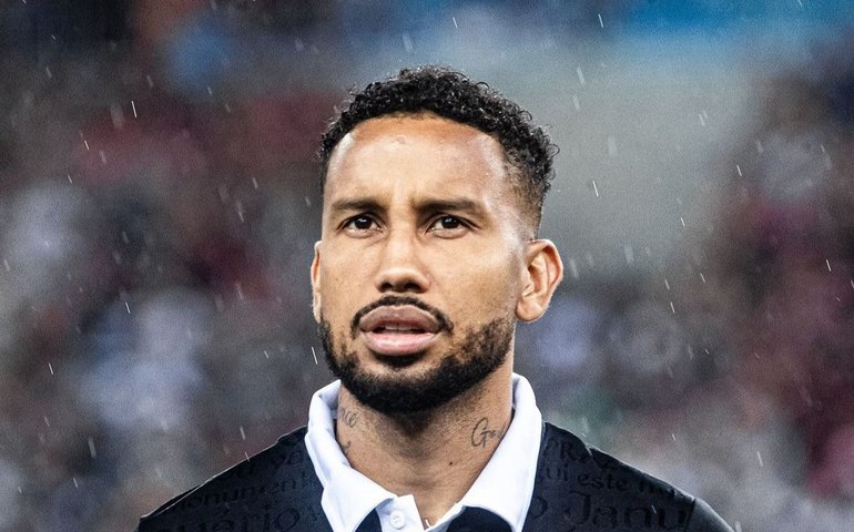 Jair passa por cirurgia após grave lesão no joelho, mas não tem data para retornar ao Vasco