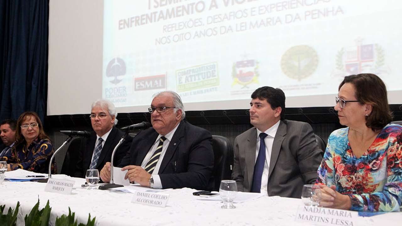 Judiciário inicia seminário contra violência de gênero na Esmal