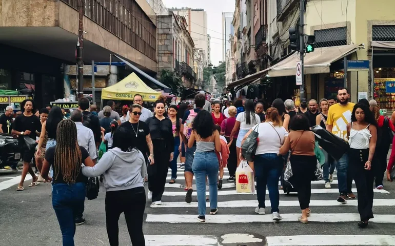 Intenção de consumo em São Paulo cai 5,9% em dezembro, diz FecomercioSP
