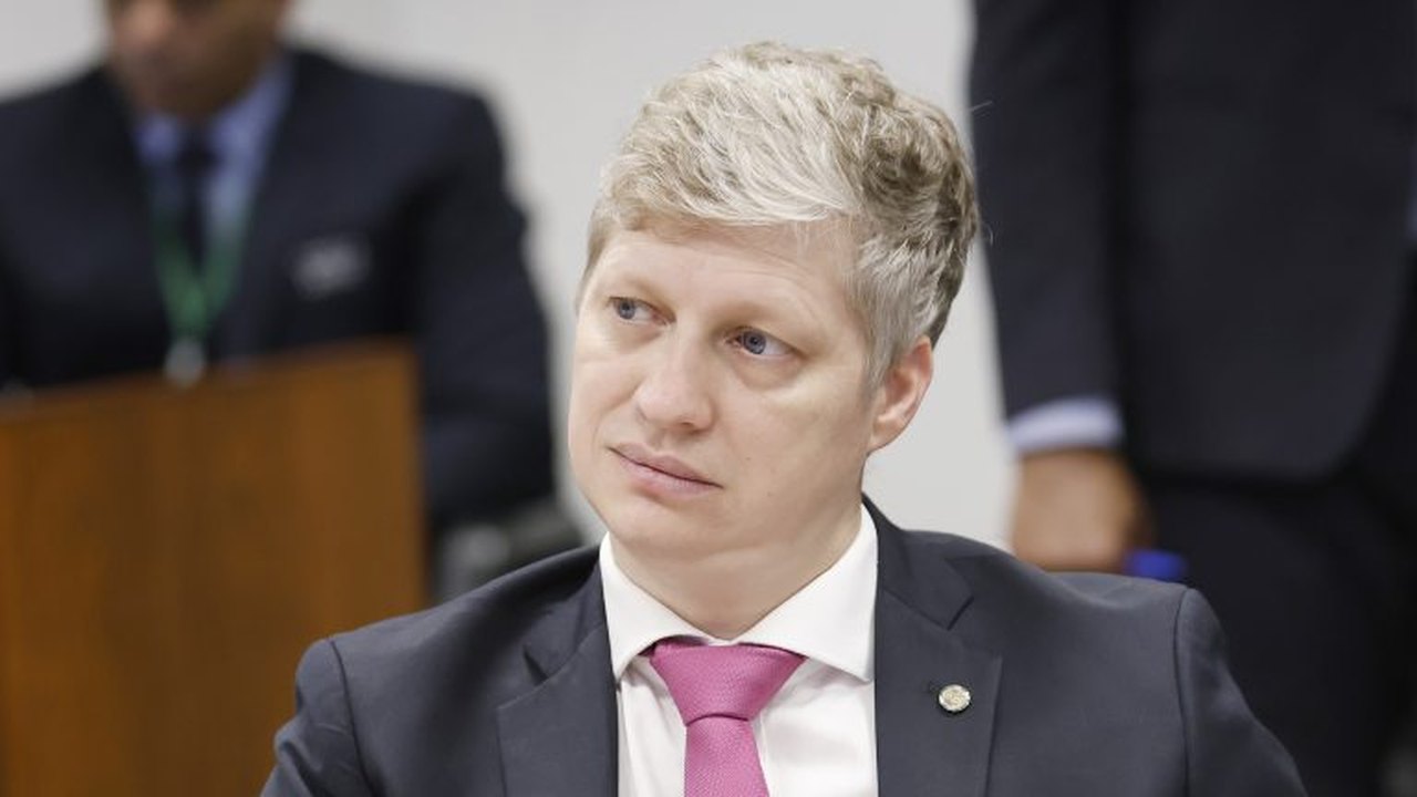 Van Hattem defende Rogério Marinho à frente do Senado para acabar com hegemonia de Alcolumbre