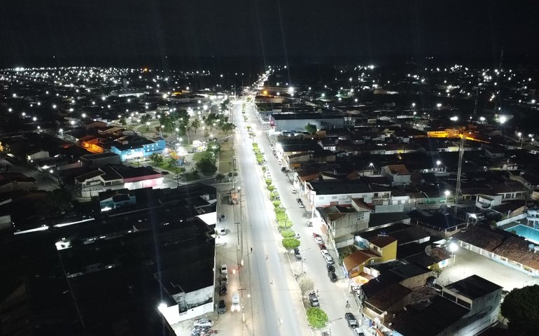 Prefeitura de Coruripe moderniza rede de iluminação pública e o município pode se tornar um dos primeiros de Alagoas a ter iluminação 100% de LED