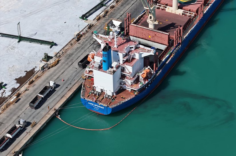 IMA multa empresa por contaminar o mar com subproduto do petróleo no Porto de Maceió
