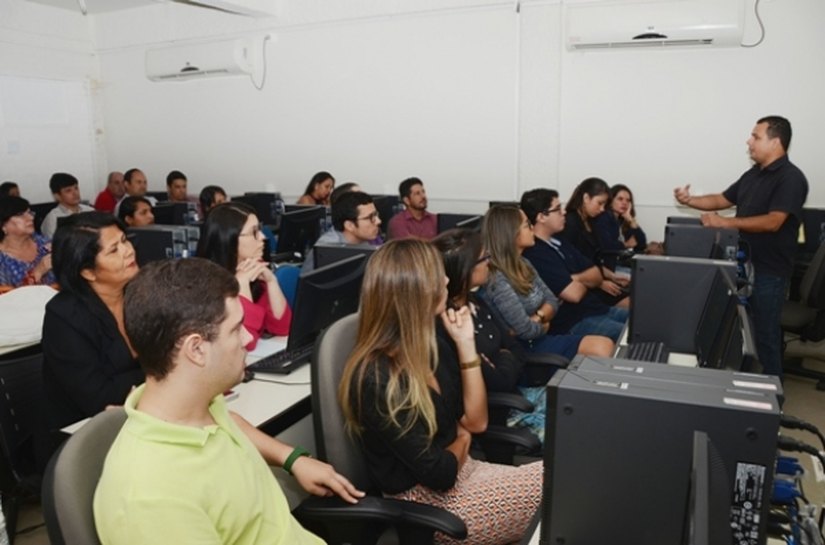 Sesau realiza treinamento de sistema para acompanhar ações judiciais