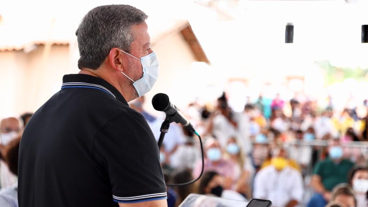 Presidente da Câmara e ministro do Desenvolvimento Regional entregam 300 casas em Junqueiro