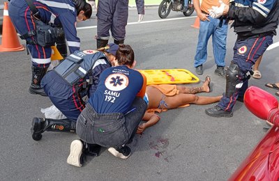 Samu atende vítima de atropelamento por moto no centro de Maceió