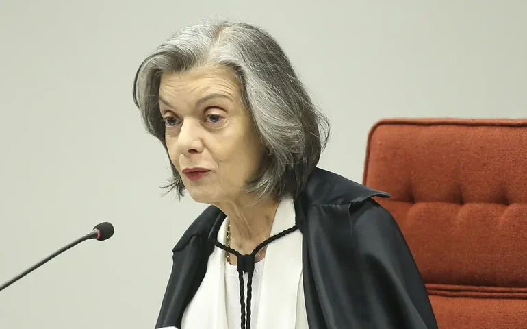 Cármen Lúcia antecipa saída do TSE e marca eleição de Nunes Marques para próxima semana