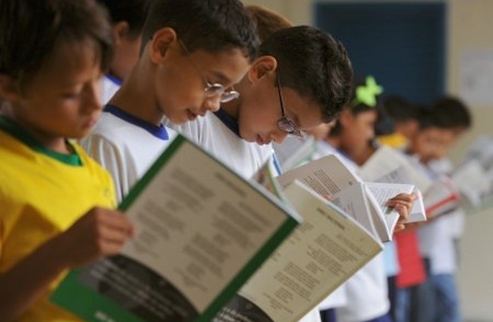 escola brasilia 450x338.jpg