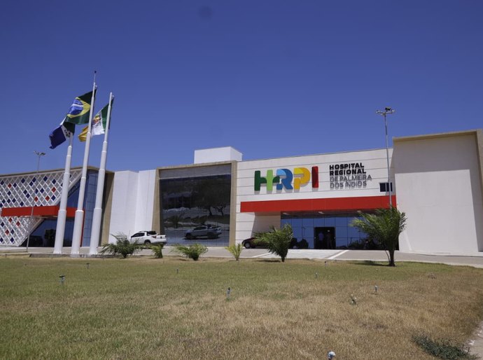 Hospital Regional de Palmeira entra na fase final e recebe visita de autoridades estaduais e municipais
