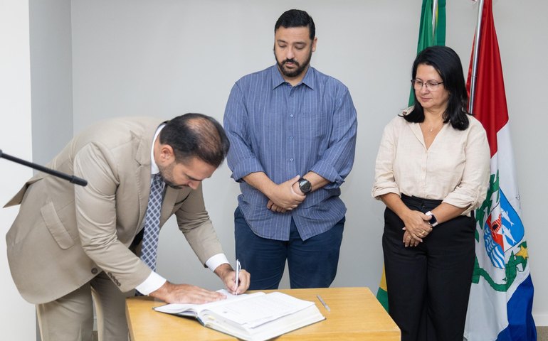 Conselheiros do Fundeb são empossados para mandato 2025-2028