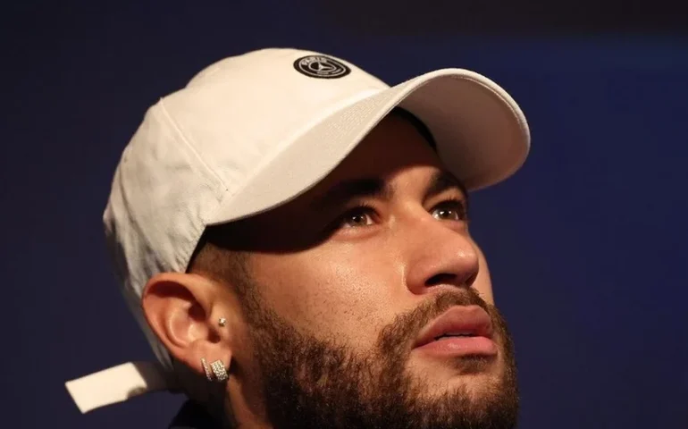 Neymar quer voltar ao Santos para recuperar bom futebol, retornar à seleção e 'ser feliz'