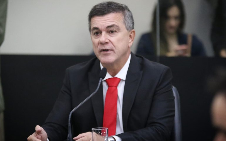 Ronaldo Medeiros comemora queda nos índices de analfabetismo em Alagoas