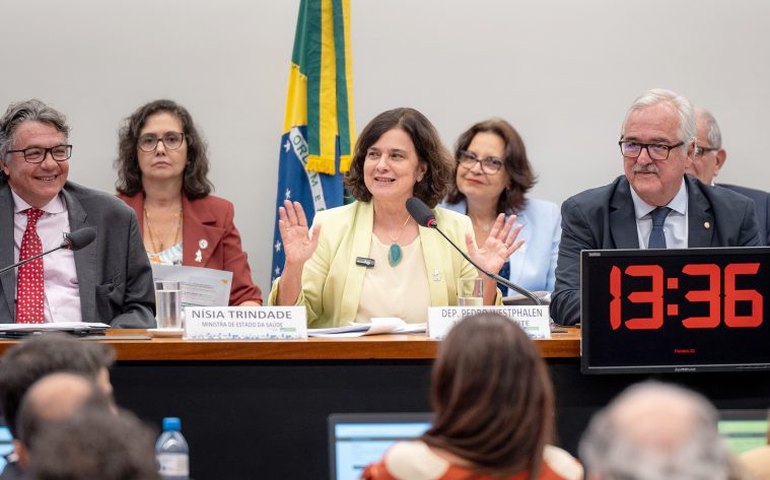 Nísia Trindade rebate polêmicas e detalha investimentos do novo PAC na Saúde