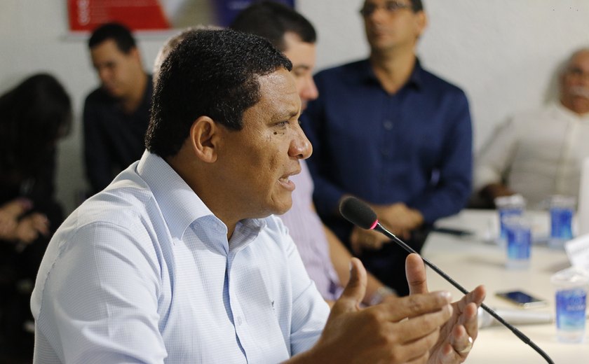 Prefeito de Palmeira dos Índios faz palestra no Tribunal de Contas de Alagoas