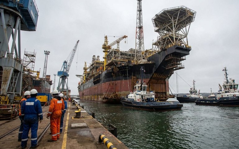 Desmontagem da P-32 é concluída; P-33 deve chegar a estaleiro do RS em julho