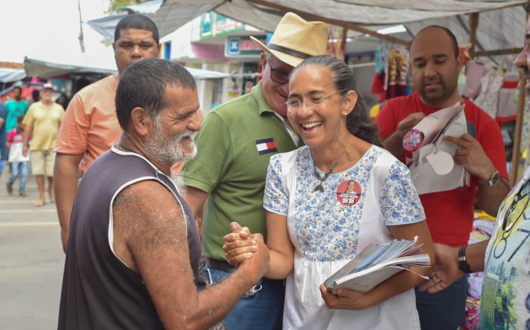 Heloísa leva mensagem de coragem à Palmeira dos Índios