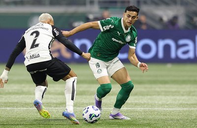 Corinthians dá show, derrota o Palmeiras no Allianz e avança na Copa do Brasil