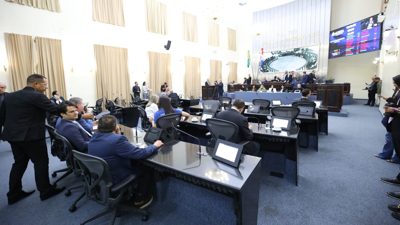 Assembleia aprova reestruturação do Corpo de Bombeiros e reajusta fluxo da carreira militar