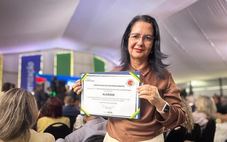 Alagoas recebe Selo Prata de Alfabetização em Brasília e consolida sucesso do Regime de Colaboração