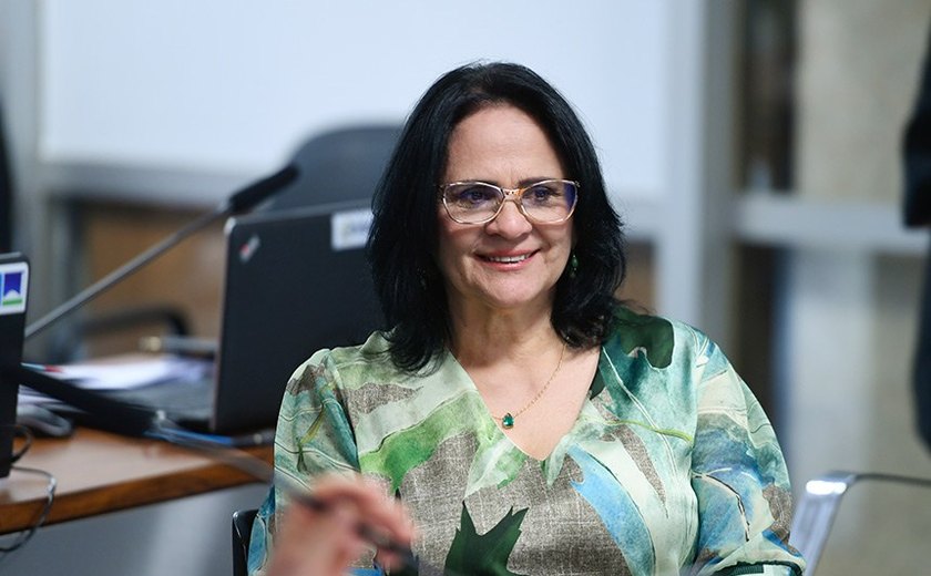 CAS aprova campanhas permanentes de conscientização sobre automedicação